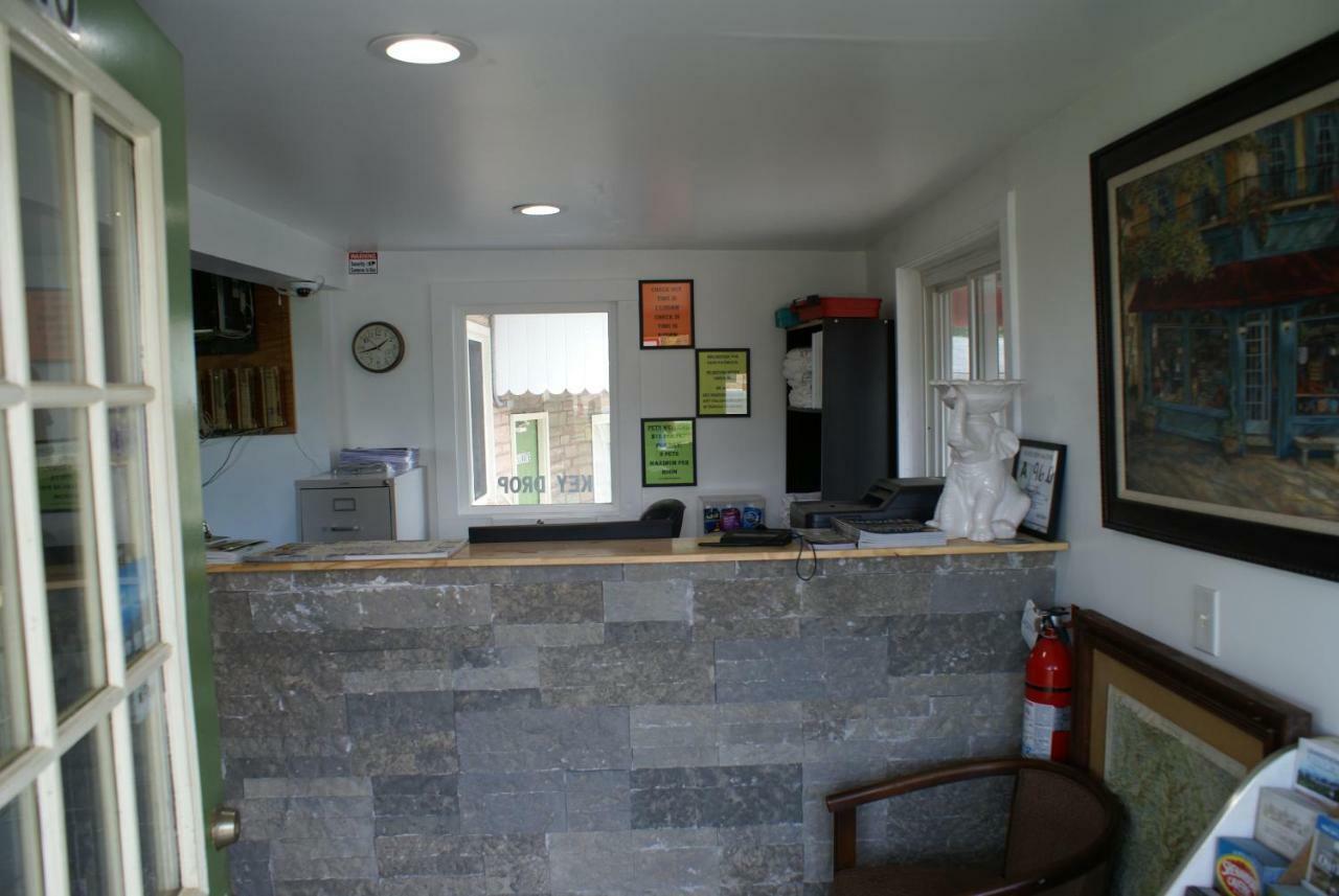 Whispering Pines Motel - אשוויל מראה חיצוני תמונה